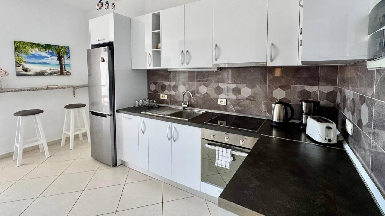 סרנדה Del Mar Sea View Apartment מראה חיצוני תמונה